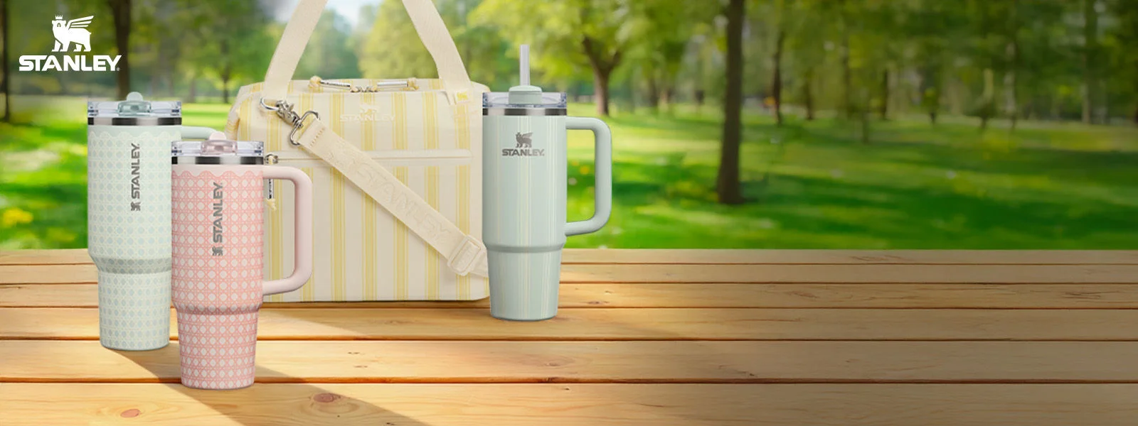 Stanley drinkware in picnic environment.