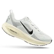 Vomero 18 shoe.