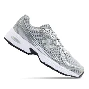 New Balance 740 shoe.