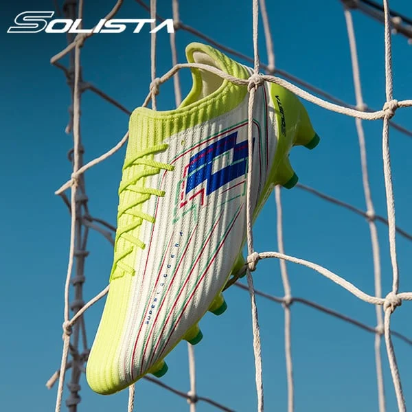 Lotto Solista soccer cleat