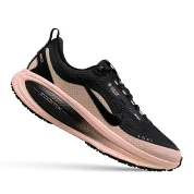Nike Vomero 18 GORE-TEX running shoe.