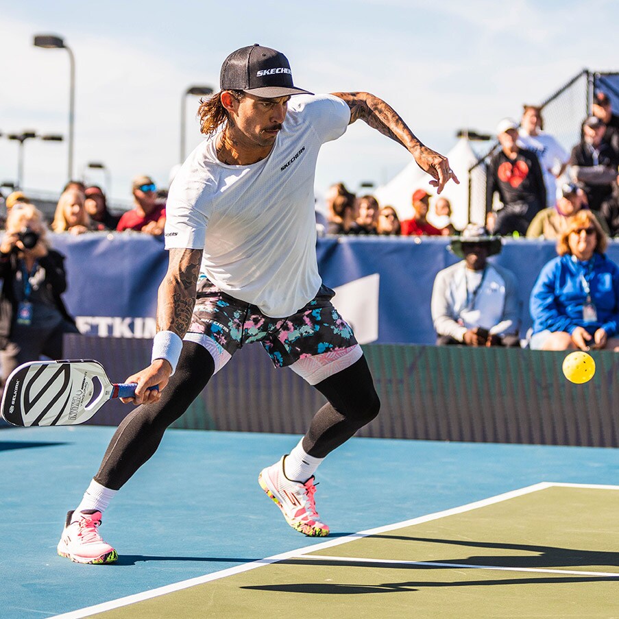 An athlete on tennis court.