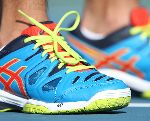 How to Buy Tennis Shoes