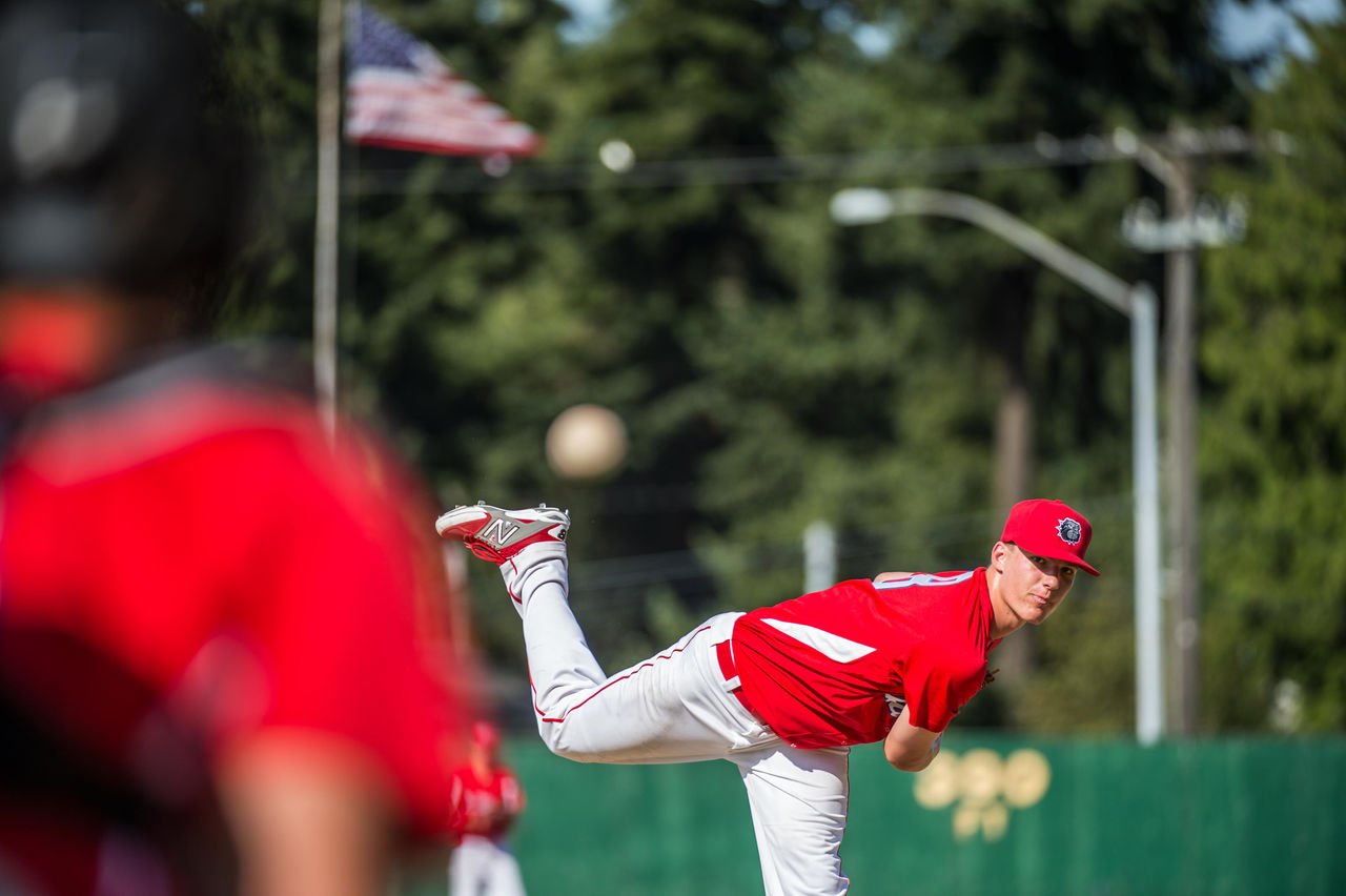 Baseball Pitching Tips: The Four-Seam and Two-Seam Fastball