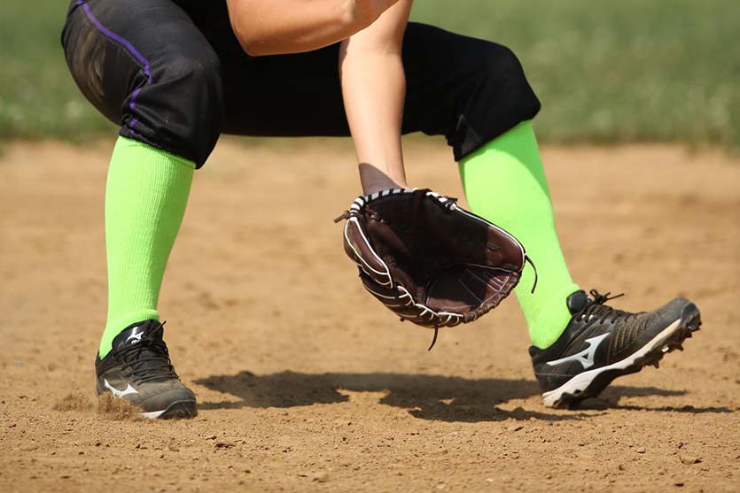 Softball cleat hot sale